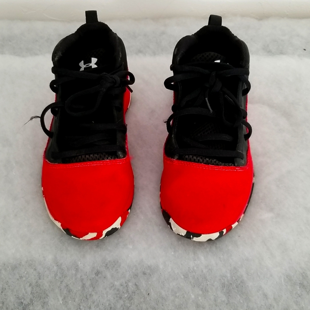 Under Armour boys size 2Y